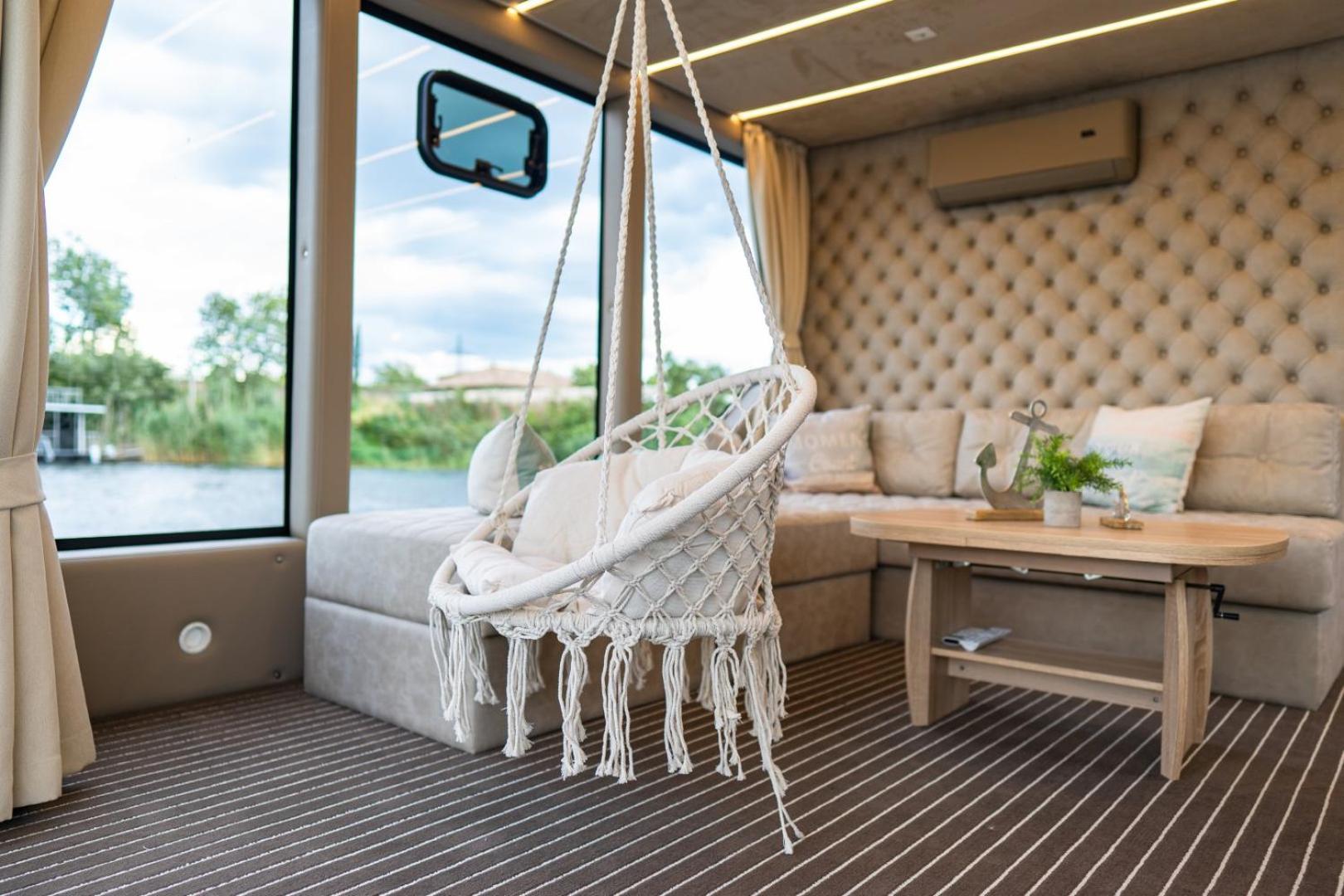 Отель Lieblingsplatz Parey - Schwimmendes Living Luxboot Экстерьер фото